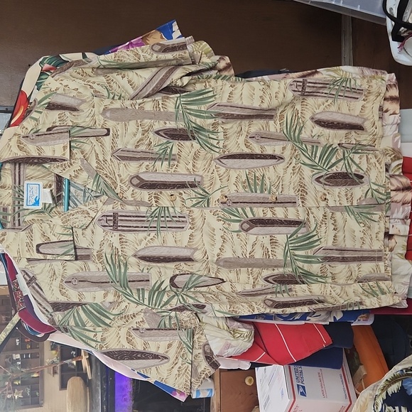 Vintage Pride of Hawaii Mens Hawaiian Shirt Sz Medium Palms  Surfboards - Picture 1 of 2
